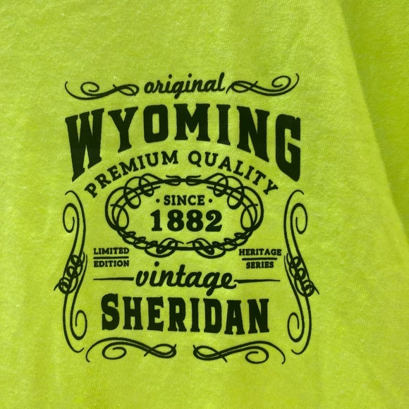 Athletic Works Sheridan Wyoming T-shirt Limited Edition M50-52 Yellow Sleeveless - Picture 3 of 7